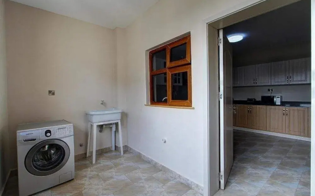 Fenesi Gardens Apartments