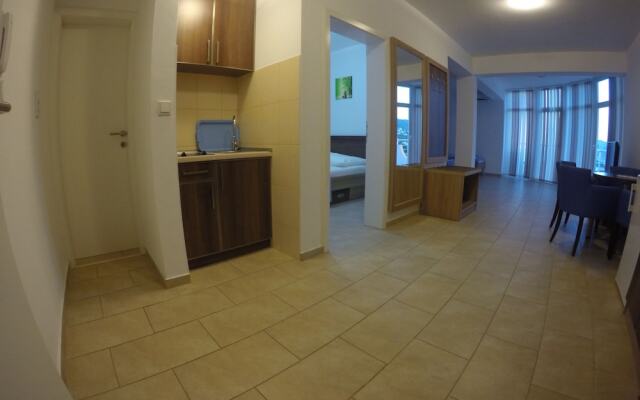 Belvedere Apartments with Seaview