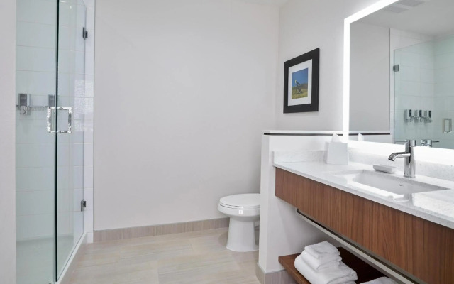 Four Points by Sheraton Edmonton West