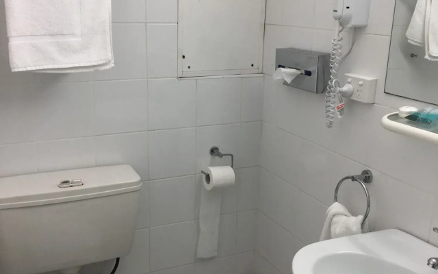 Edgecliff Lodge Motel