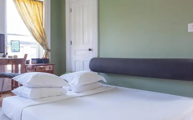 President Street Townhouse by onefinestay