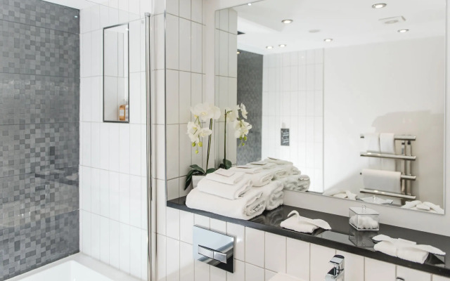 The Rutland Hotel & Apartments