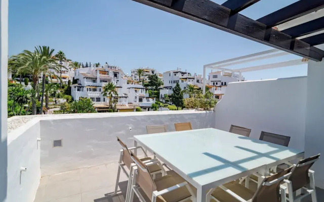 Ivy4- Modern 2 Bedroom Duplex Close To Beach