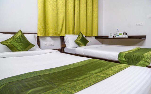 OYO 9738 Hotel House Khas Suites