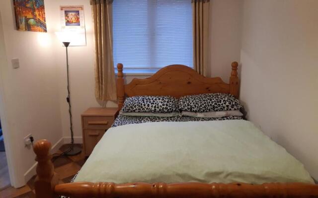 Comfortable double bedroom lovely bungalow