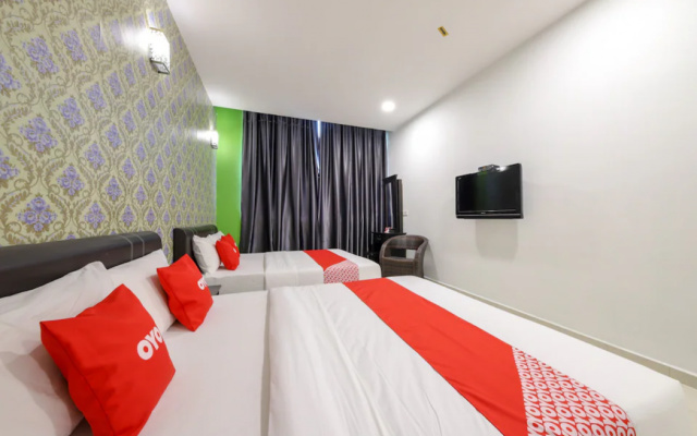 OYO 89497 Dream Nur Hotel