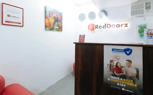 RedDoorz near Pasay Rotonda