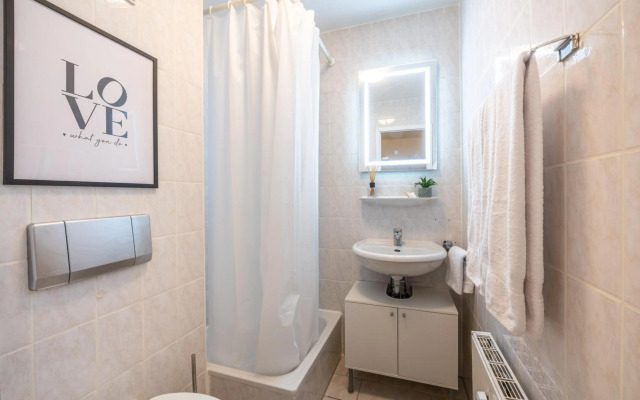 EG Wohnung, zentral, TOP Anbindung, mit großer Terrasse