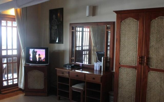 Warahena Beach Hotel