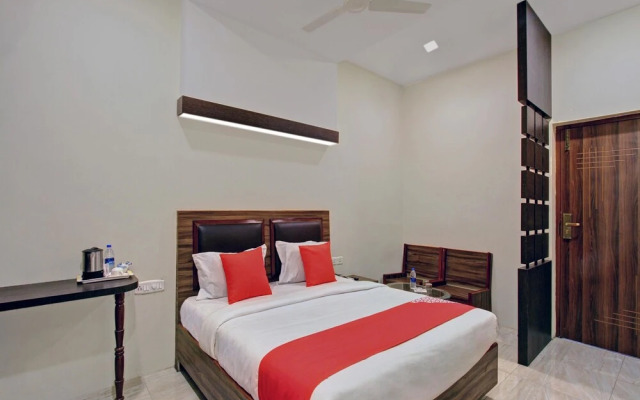 OYO 30970 AAR Royal Residency