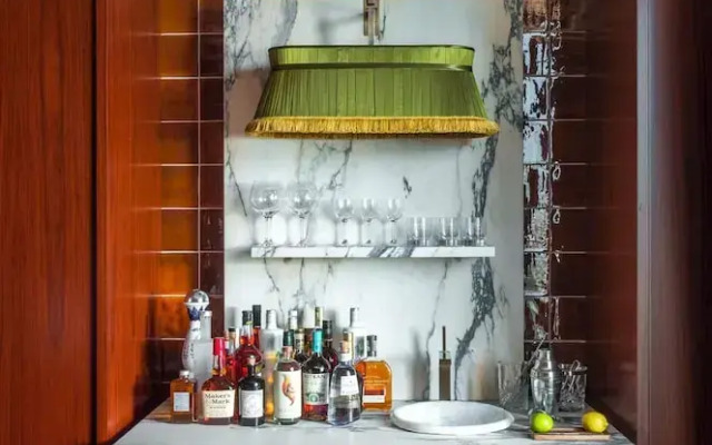 Brach Madrid - Evok Collection