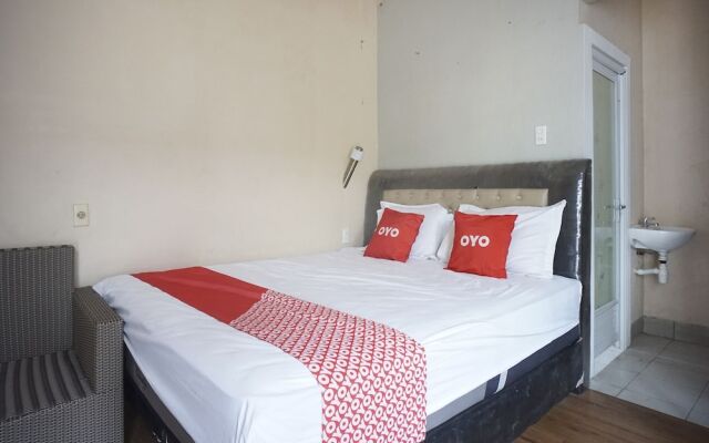 OYO 93003 B32 Homestay