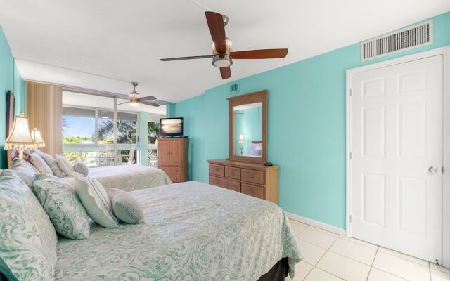 Palm Bay Club by Vtrips