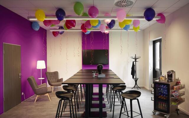MOXY Frankfurt Eschborn
