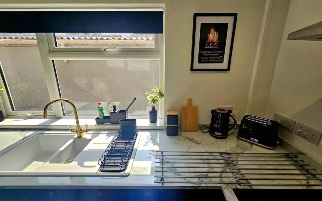 Cozy House in Bridgwater - Sleeps 6 - Long Stays