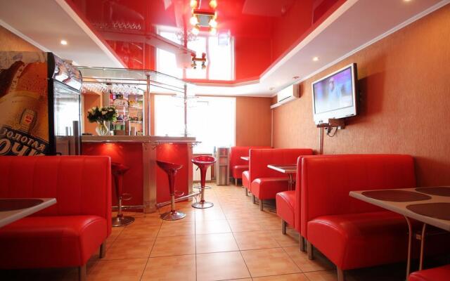 Nadezhda i K, gostinitsa