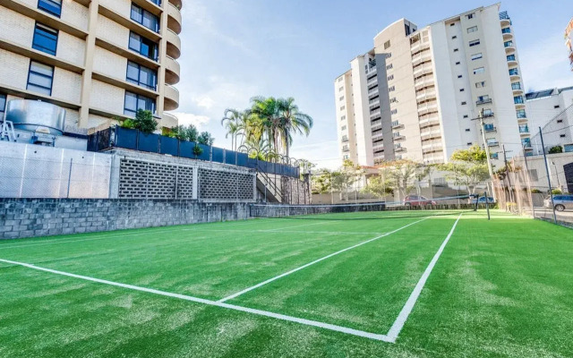 Central Hillcrest Apartment Hotel