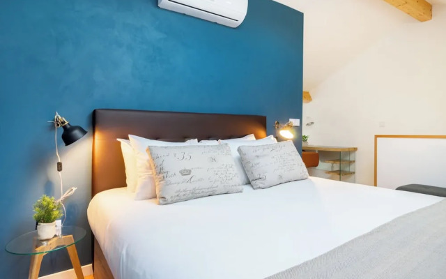 C314 Riverside View Premium Apartment w/ AC & Terrace