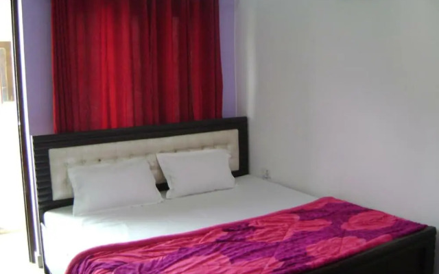 BlueStays Hostel