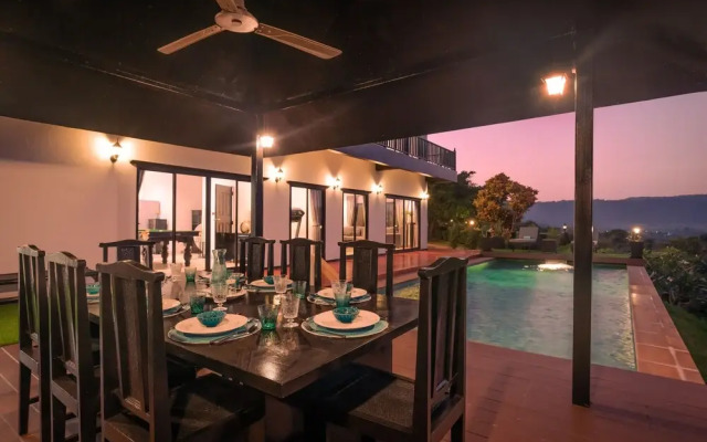 Peaceful 8br Two Pool Panoramic Twin