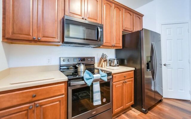 Newly Renovated, Beautiful 2bd/2ba Condo #2vc500