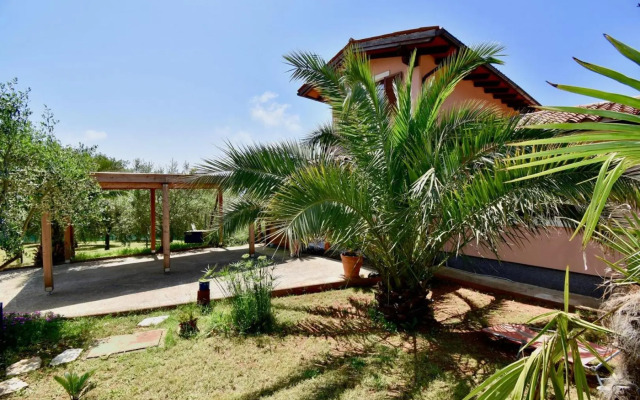Relaxing holiday house with terrace sea view