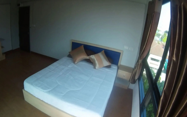 Na Siri Lakeview