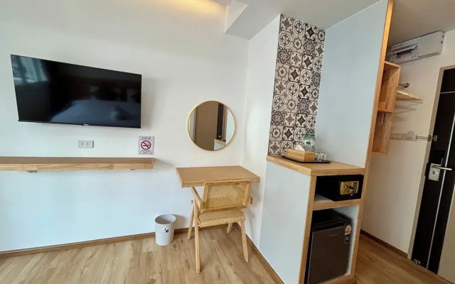 Charm Hostel at Pratumnak