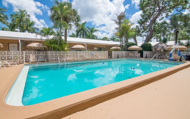 Fairways Inn of Naples