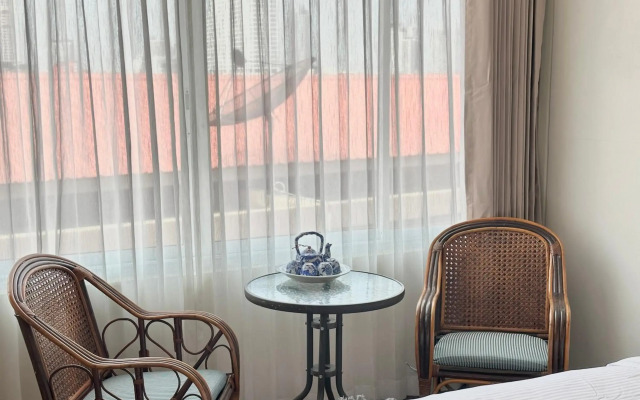Longzhu Guesthouse