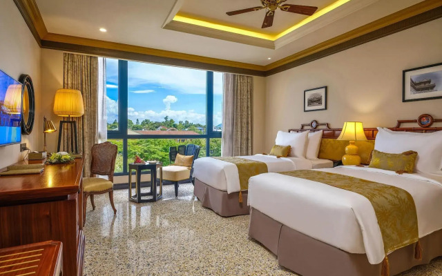 Silk Path Grand Hue Hotel