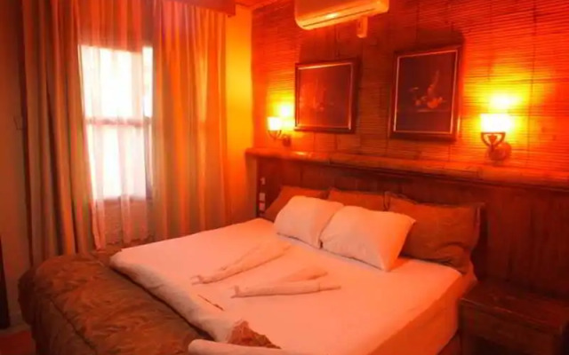 Sato Hotel Side