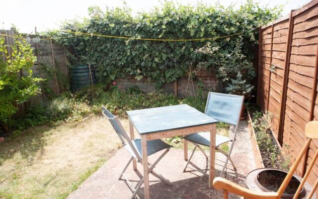 1 Bedroom Apartment With Beautiful Garden
