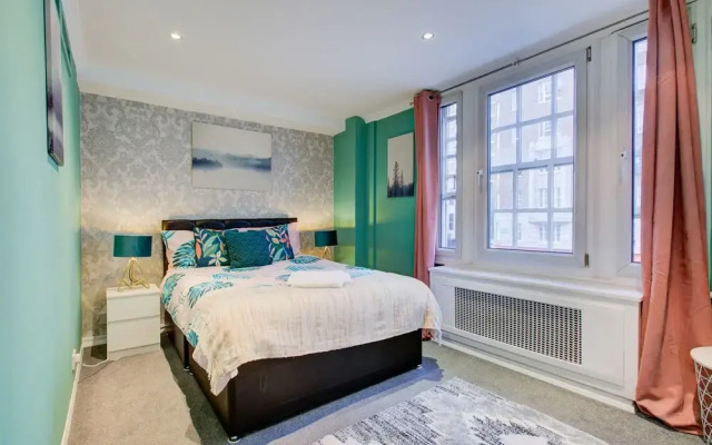 2-bedroom Private Independent Flat- Central London