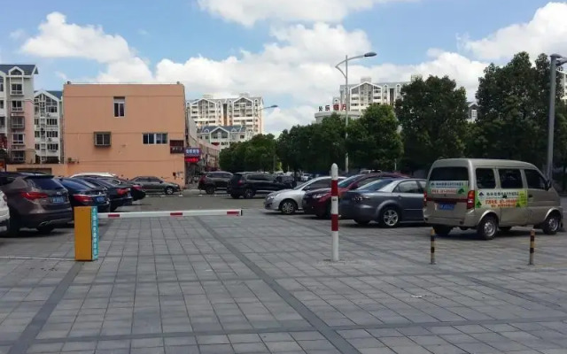 GreenTree Inn Shanghai Jiading Anting Motor City Express Hotel