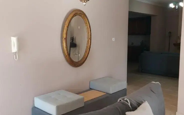 Airport Friendly House 1