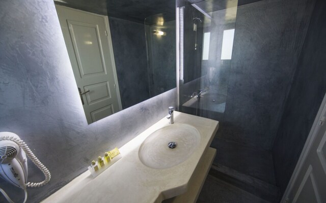 Ianthe Apartments & Villa