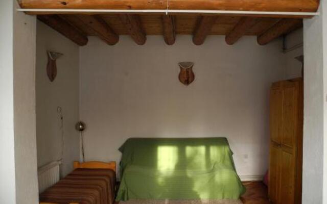 Casa cu Sindrila / Zsindelyes