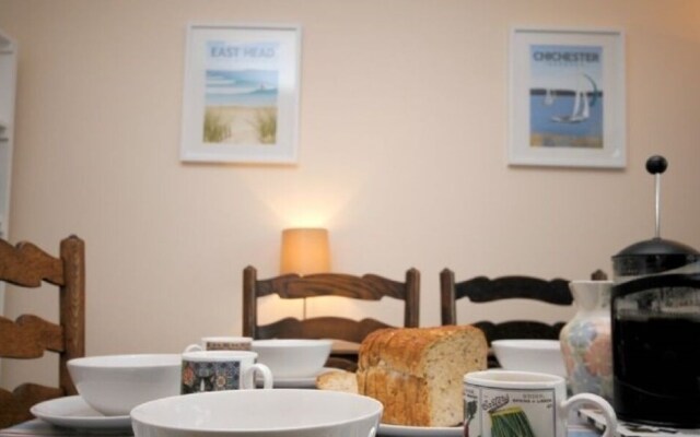 Beacon Square, Emsworth 414122