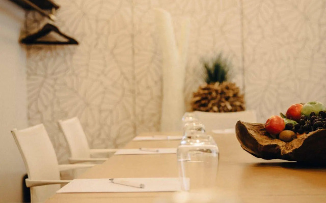 Iris Porsche Hotel & Restaurant