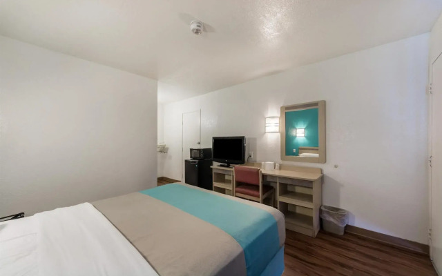 Motel 6 Del Rio, TX