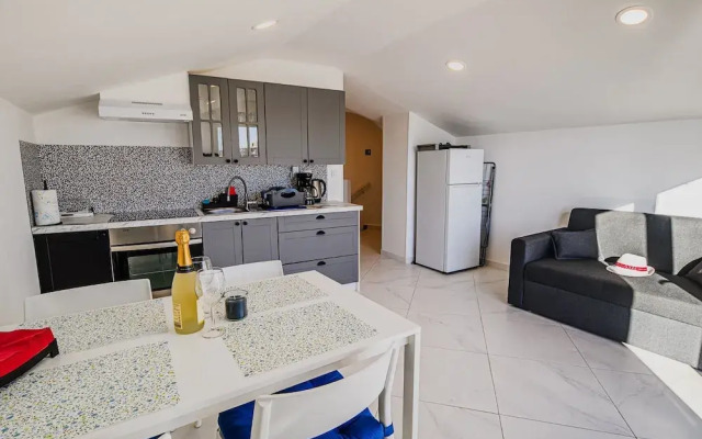Sleek and Stylish Umag Apartments With Sea View