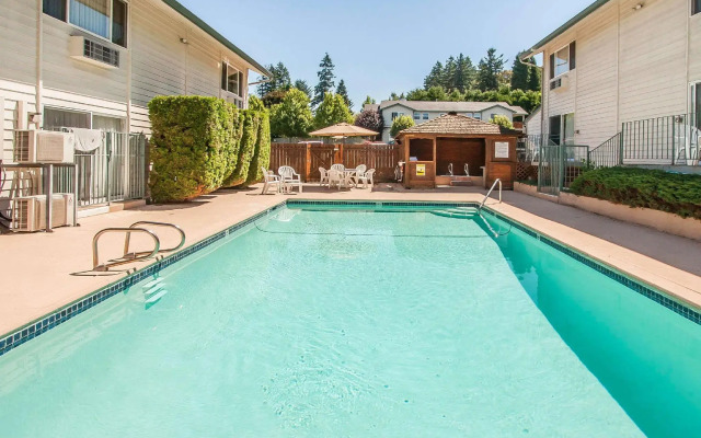 Quality Inn & Suites Vancouver - Hazel Dell