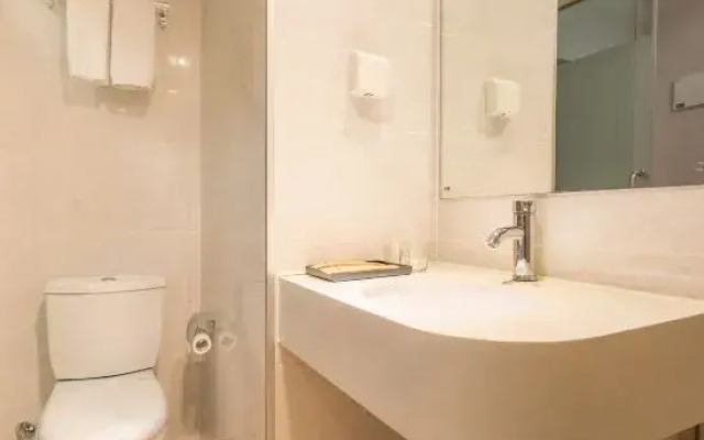 Yueyue Homestay (Chongqing West Railway Station Branch)