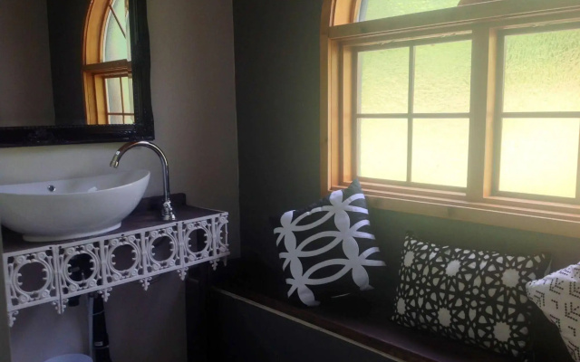 Columbia Gardens Winery and Grape Escape Guesthouse