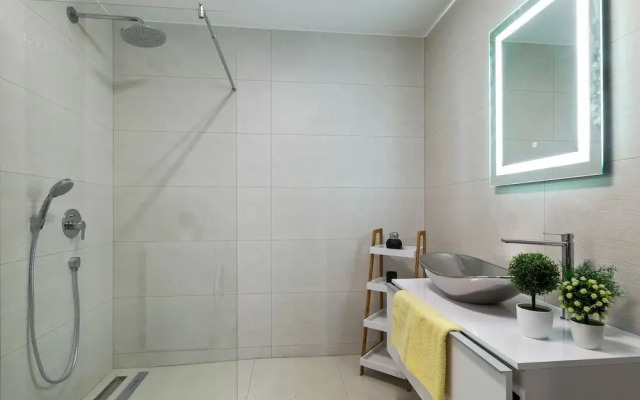 Pleasing Apartment in Crikvenica With Private Pool