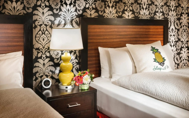 The Maxwell Hotel - A Staypineapple Hotel