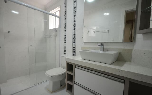 006 - Amplo 3 quartos com vista mar em Bombas