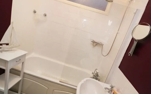 2 Emma Place, Bodmin