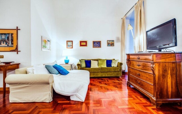 Well Decorated Flat With Amazing Central Location!